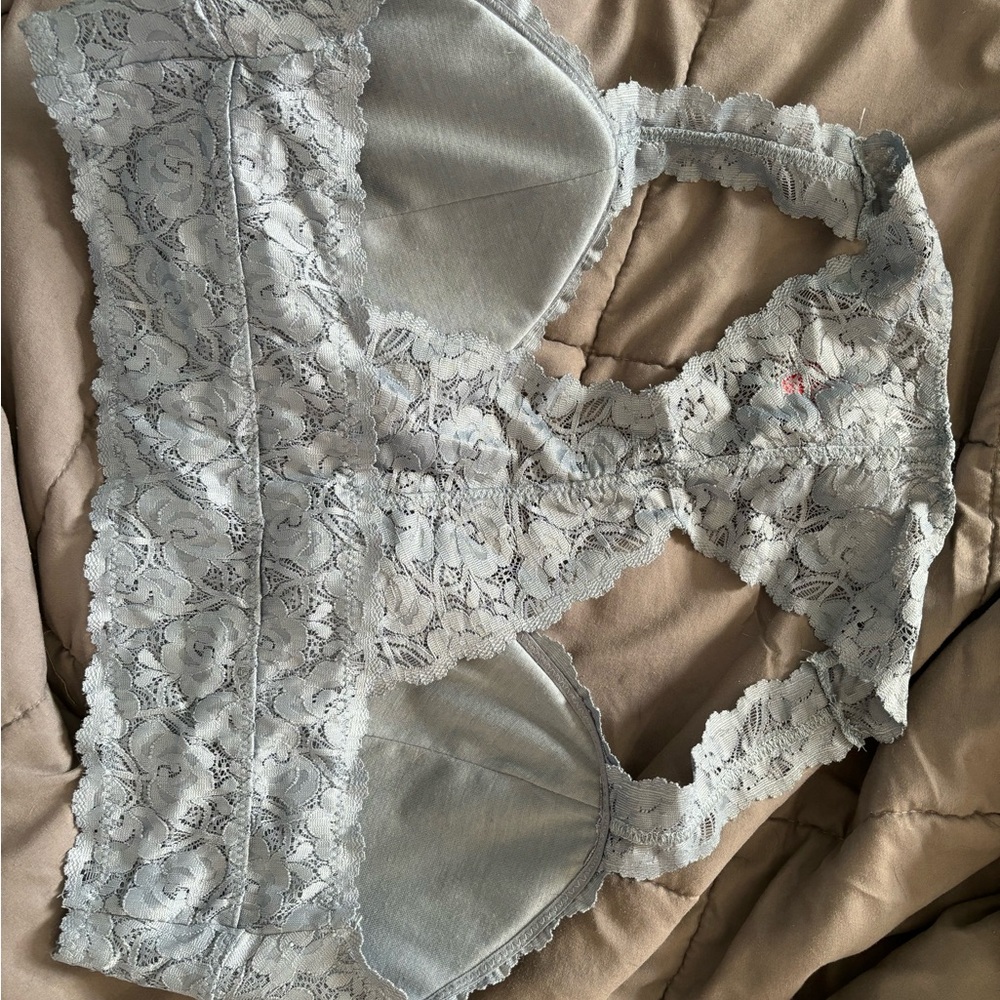 Lace Bra - Picture 2 of 4
